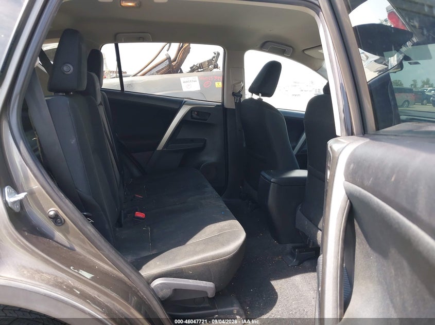 TOYOTA RAV4 - zdjęcie 8