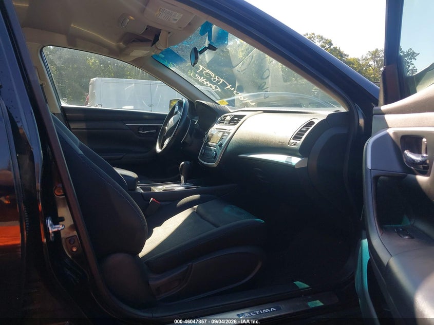 2017 NISSAN ALTIMA auction photo 5