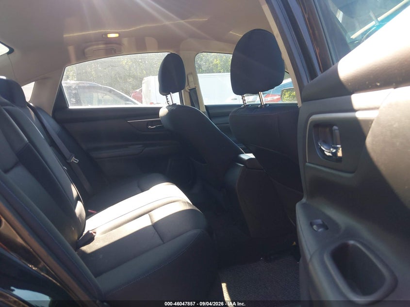 2017 NISSAN ALTIMA auction photo 8