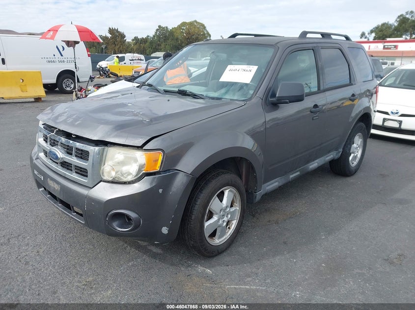 2011 FORD ESCAPE auction photo 2