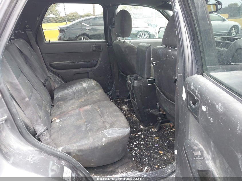 2011 FORD ESCAPE auction photo 8