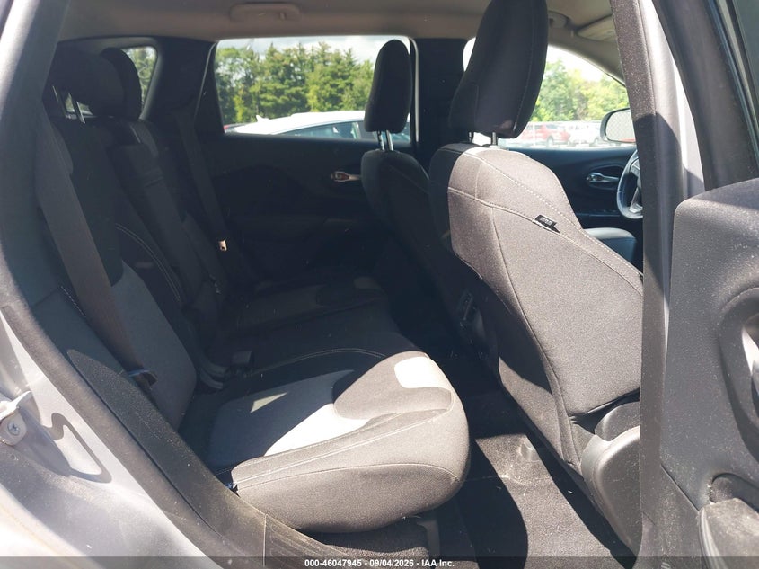 2014 JEEP CHEROKEE auction photo 8