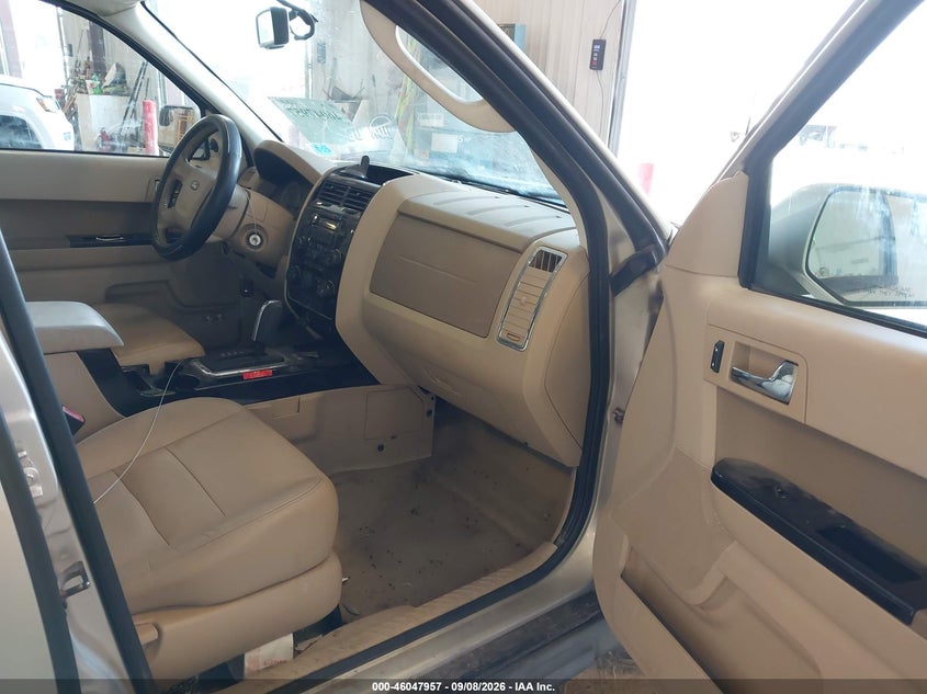 2010 FORD ESCAPE auction photo 5