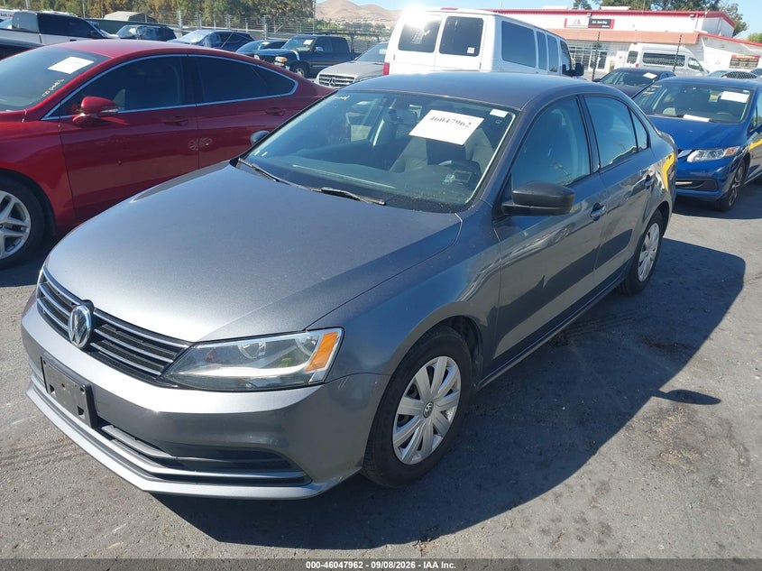 2015 VOLKSWAGEN JETTA auction photo 2