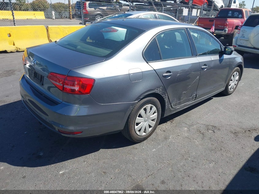 2015 VOLKSWAGEN JETTA auction photo 4