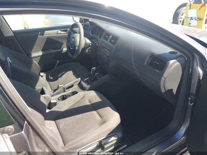 2015 VOLKSWAGEN JETTA auction photo 5