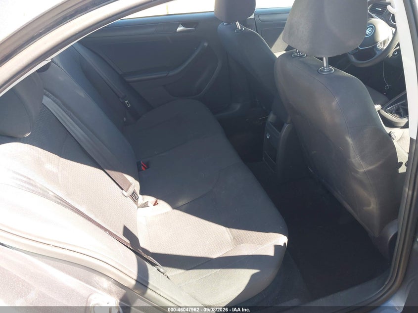 2015 VOLKSWAGEN JETTA auction photo 8