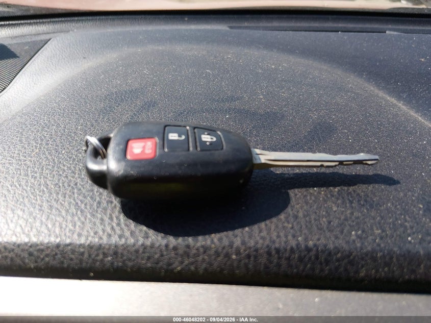 TOYOTA RAV4 - zdjęcie 11