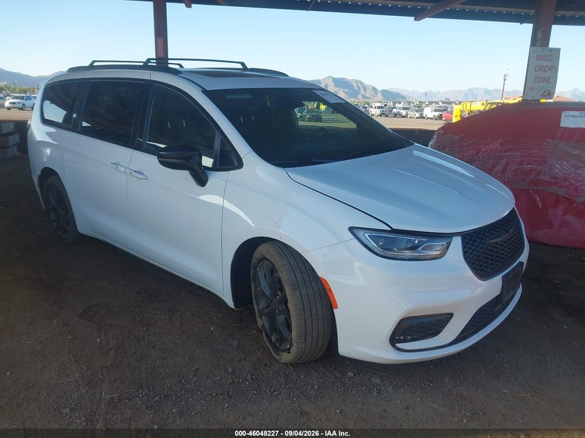 2025 CHRYSLER PACIFICA auction photo 1