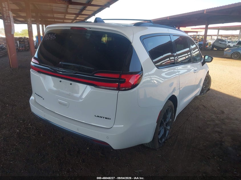 2025 CHRYSLER PACIFICA auction photo 4