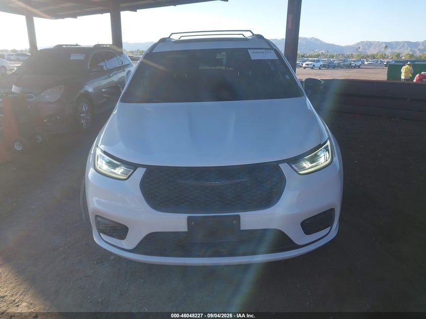 2025 CHRYSLER PACIFICA auction photo 6