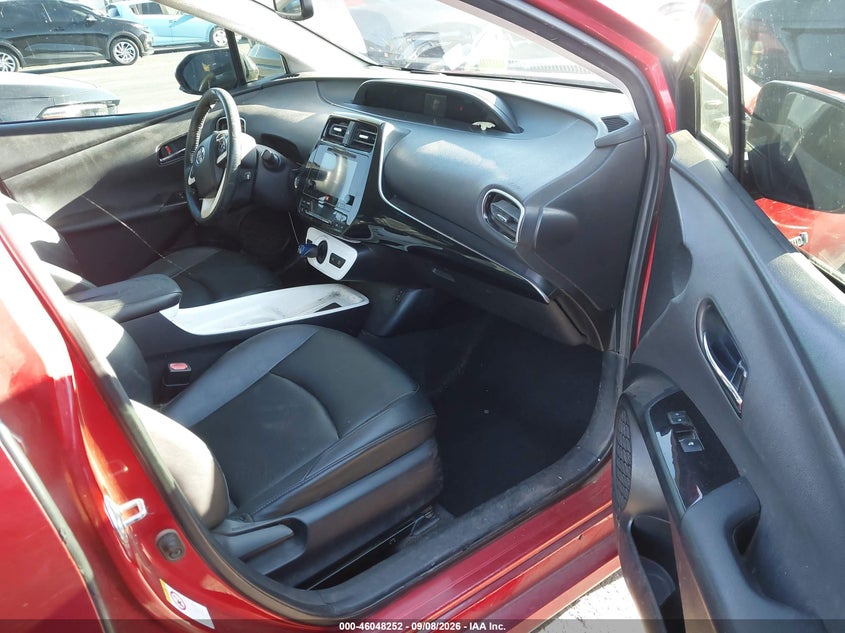 2016 TOYOTA PRIUS auction photo 5