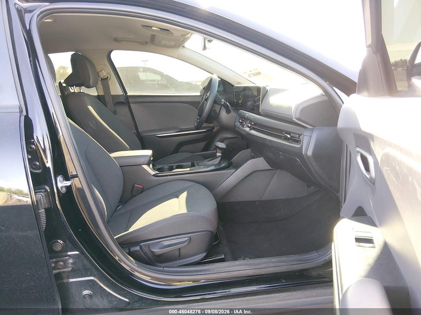2025 KIA K4 LXS · Фото 5