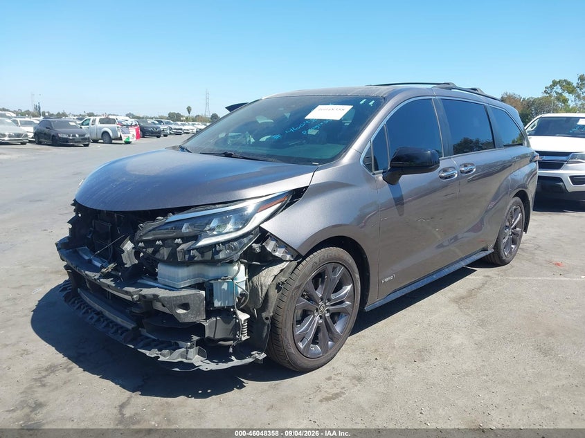 2021 Toyota Sienna Xse, Удар спереди, IAAI, VIN 5TDDRKECXMS054723 — фото 2