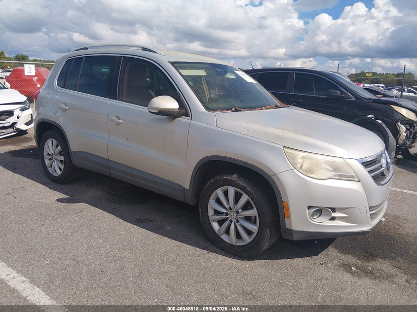 2011 VOLKSWAGEN TIGUAN auction photo 1