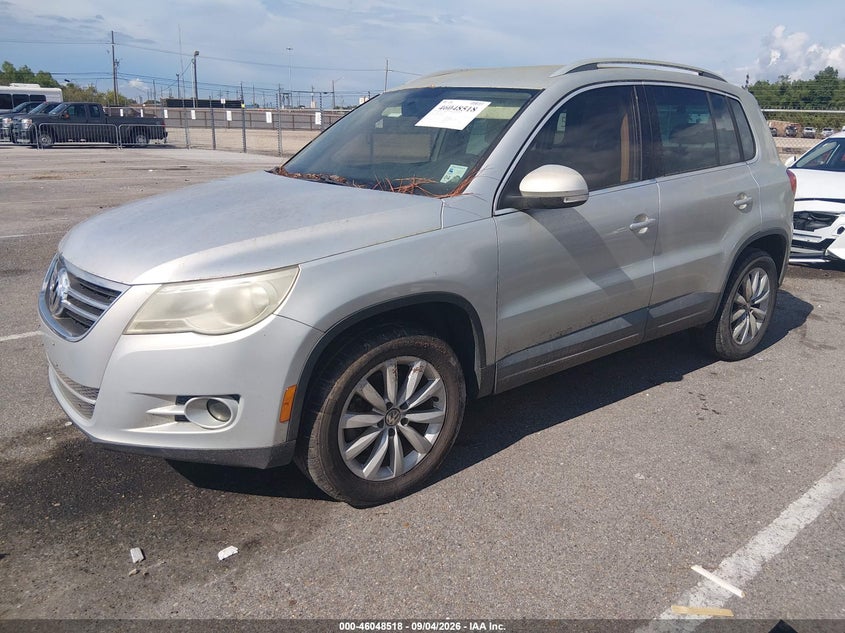 2011 VOLKSWAGEN TIGUAN auction photo 2
