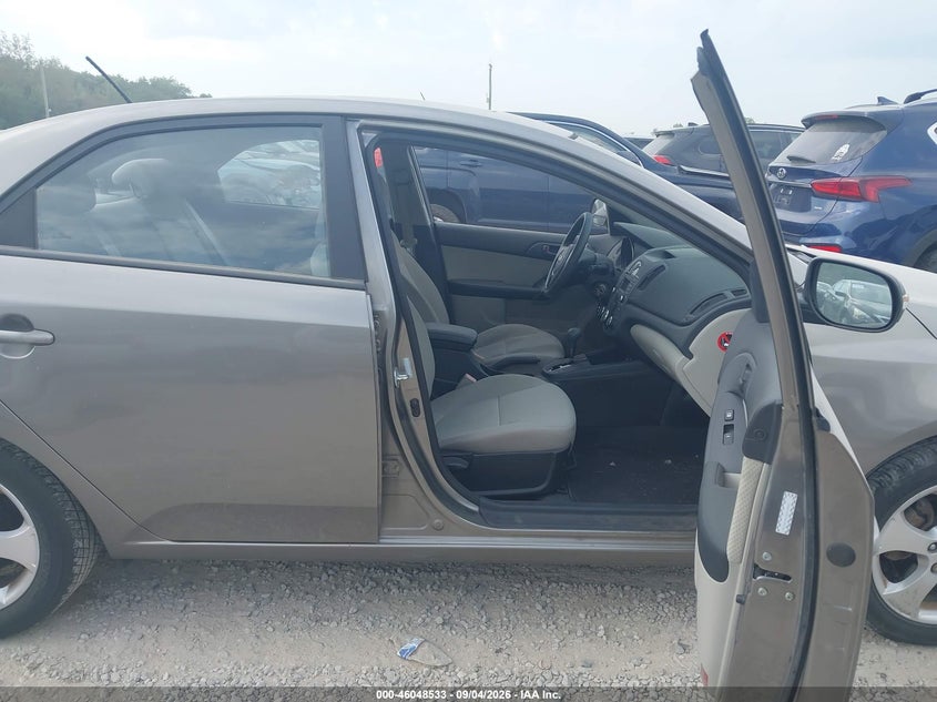 2010 KIA FORTE auction photo 5