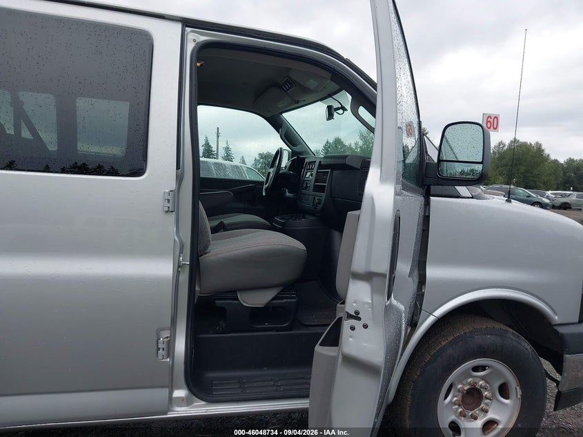2018 CHEVROLET EXPRESS 3500 auction photo 5