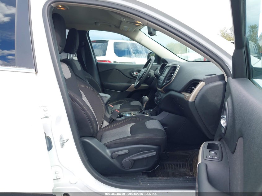 2018 JEEP CHEROKEE auction photo 5