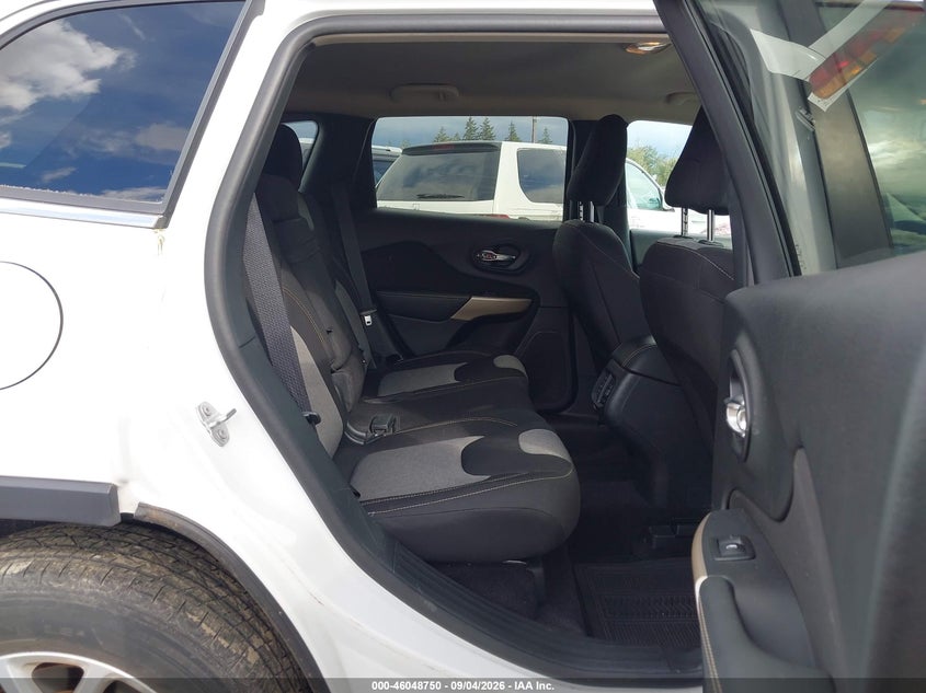 2018 JEEP CHEROKEE auction photo 8