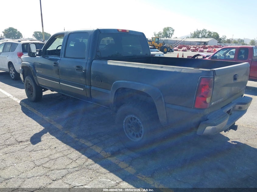 2004 CHEVROLET SILVERADO 2500HD auction photo 3