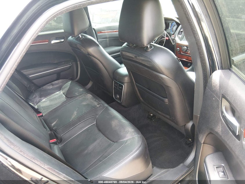 2014 CHRYSLER 300 · Фото 8