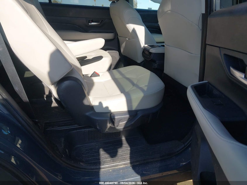 TOYOTA GRAND HIGHLANDER 2024 VIN 5TDACAB56RS027711
