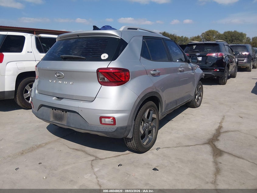 2021 HYUNDAI VENUE auction photo 4