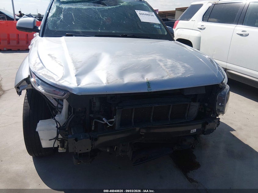 2021 HYUNDAI VENUE auction photo 6