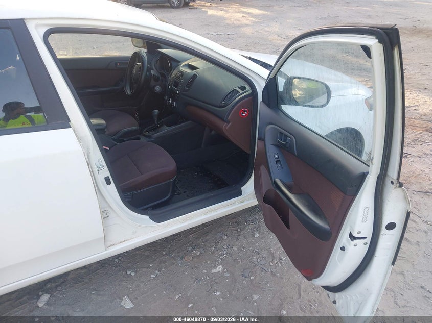2010 KIA FORTE auction photo 5
