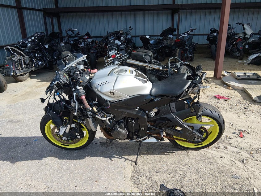 YAMAHA YZFR6 2017
