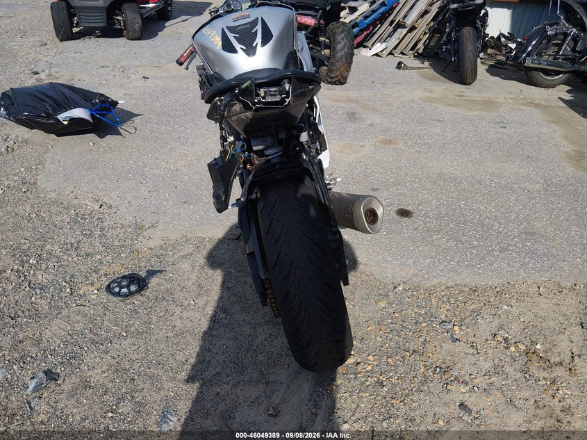 YAMAHA YZFR6 2017