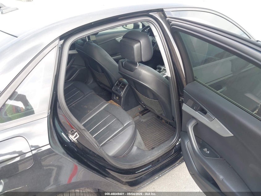 2017 AUDI A4 auction photo 8