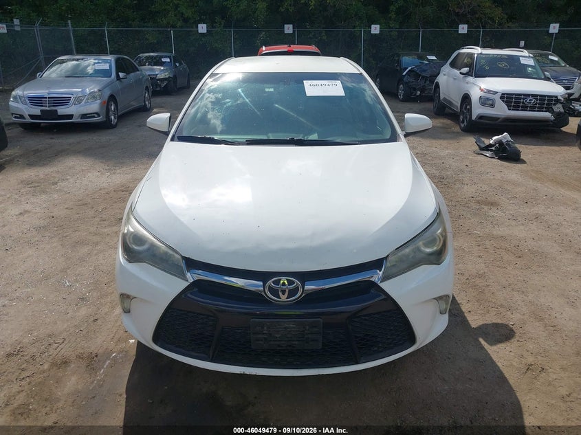 TOYOTA CAMRY - zdjęcie 12
