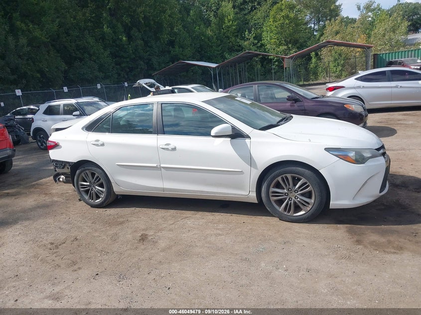 TOYOTA CAMRY - zdjęcie 13