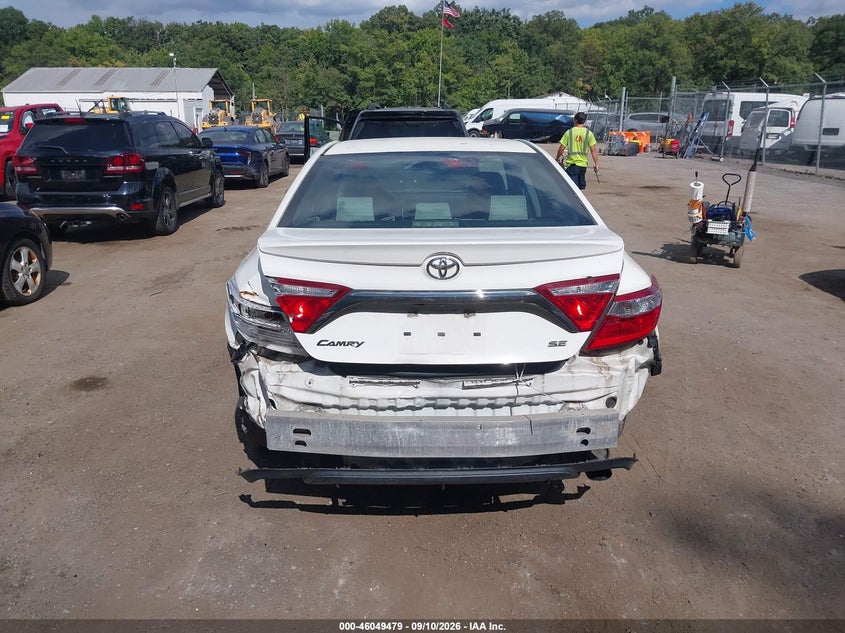 TOYOTA CAMRY - zdjęcie 16