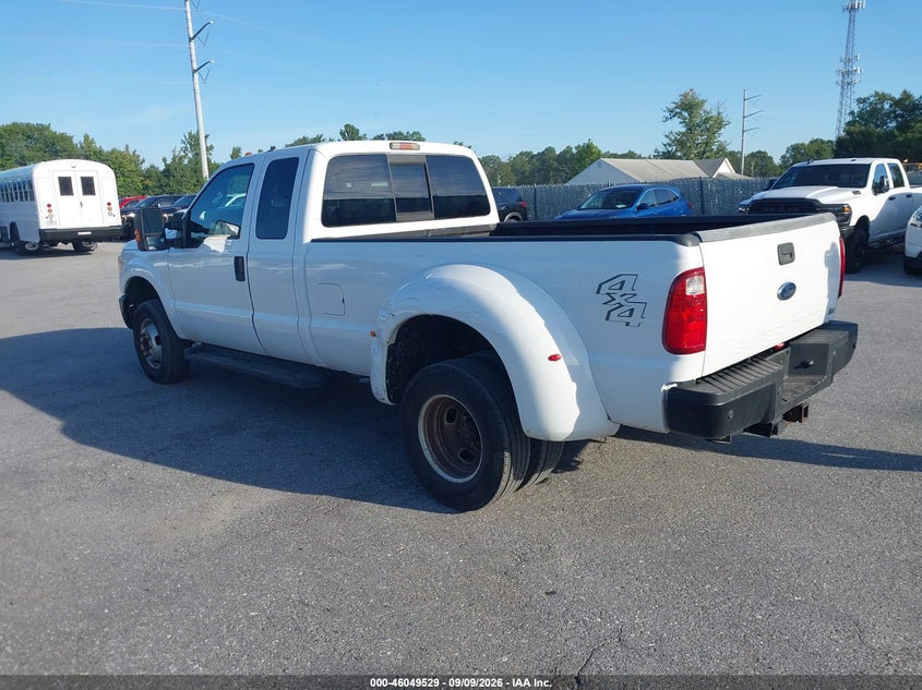2011 FORD F-350 auction photo 3