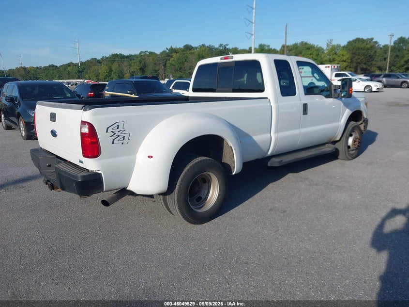 2011 FORD F-350 auction photo 4