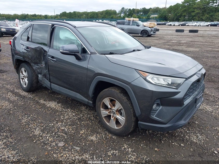 Vin: 2t3p1rfv2mc189692, lot: 46549192, toyota rav4 xle 2021 img_1