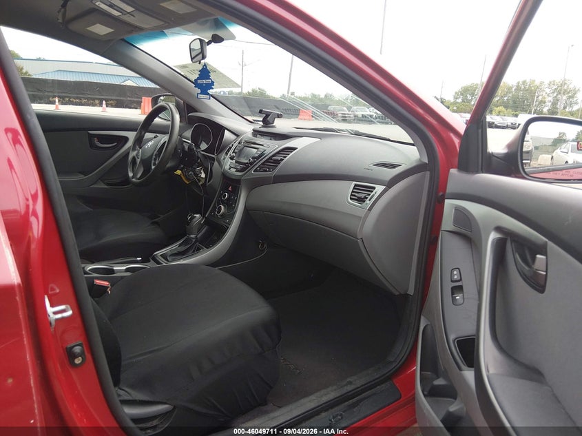 2014 HYUNDAI ELANTRA auction photo 5