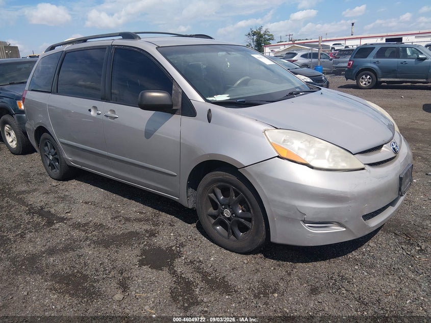 2006 TOYOTA SIENNA auction photo 1