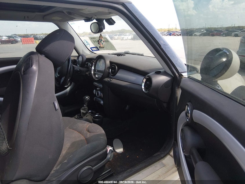 2009 MINI COOPER auction photo 5