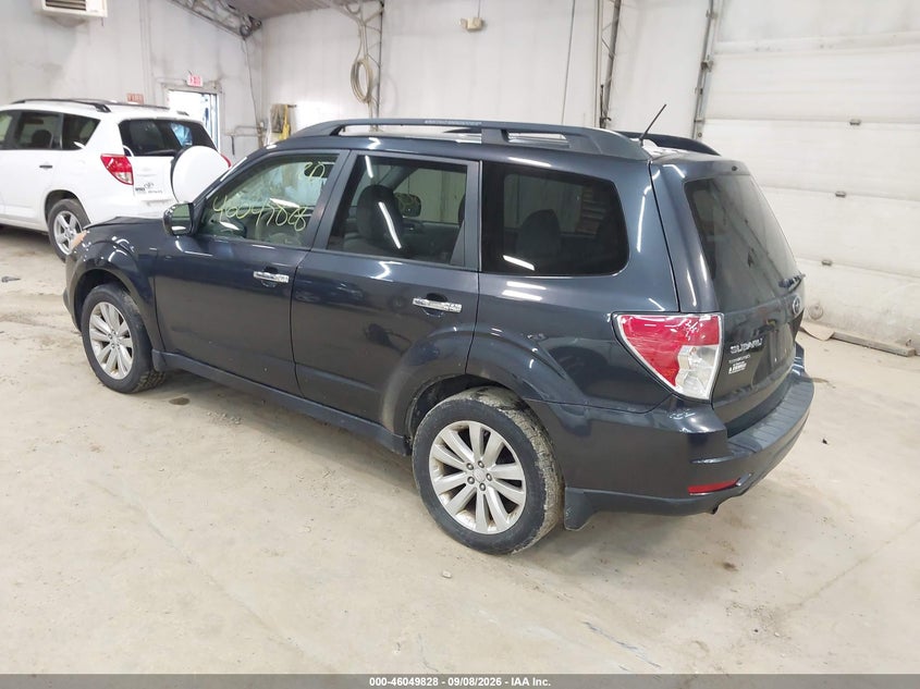 2013 SUBARU FORESTER auction photo 3