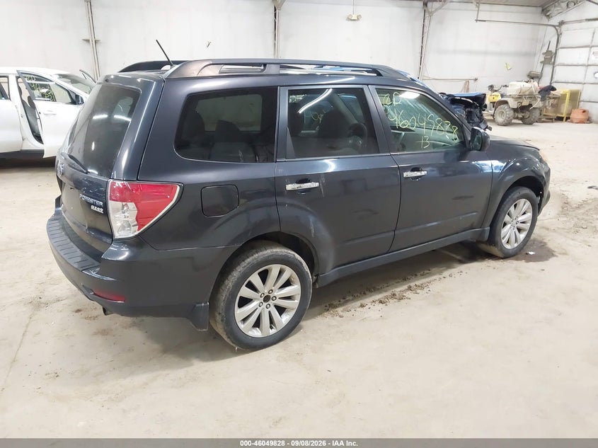 2013 SUBARU FORESTER auction photo 4