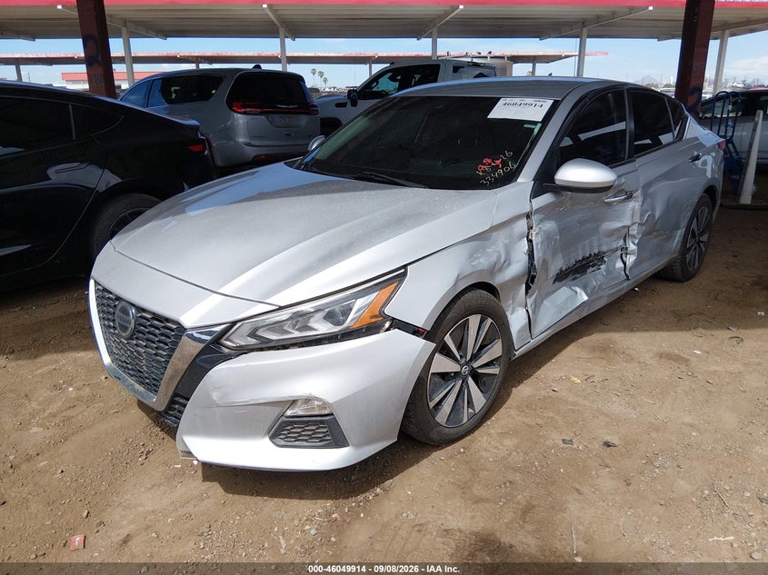 Nissan Altima - фото 2