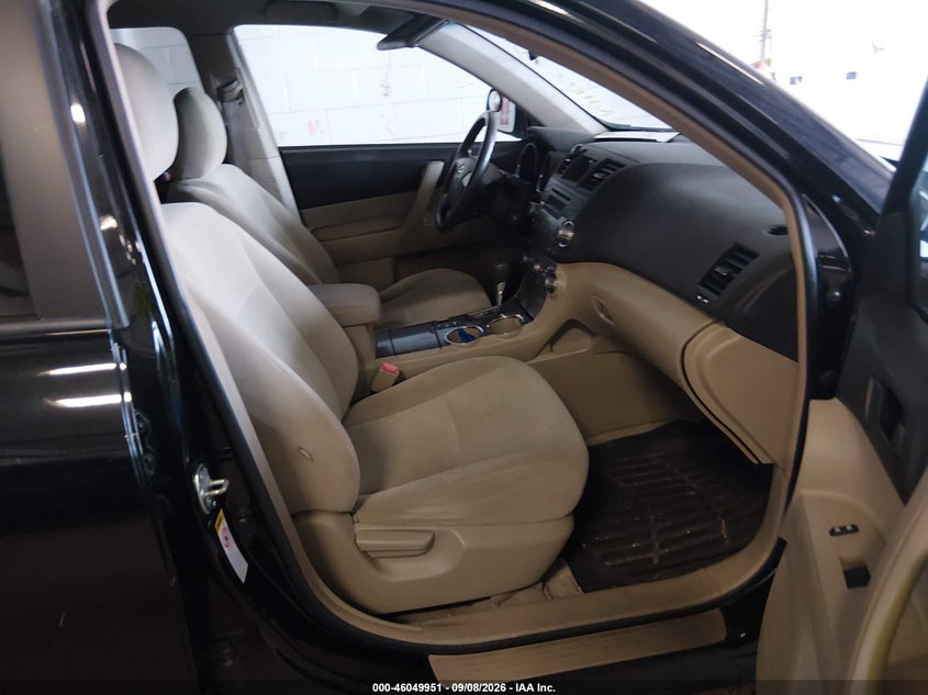 2010 TOYOTA HIGHLANDER auction photo 5