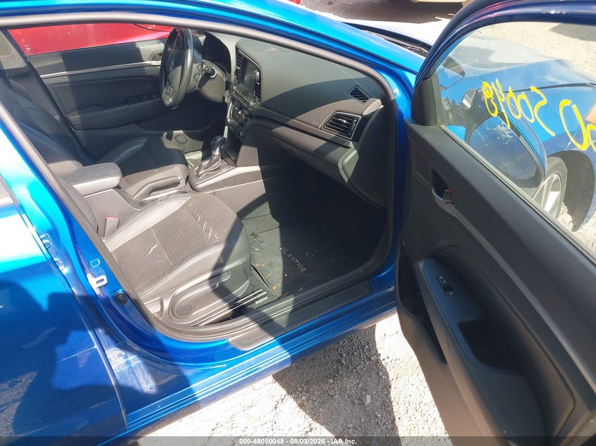 2017 HYUNDAI ELANTRA auction photo 5
