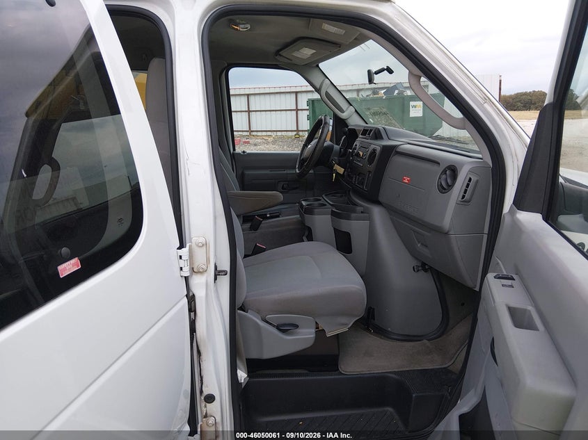 2011 FORD E-350 SUPER DUTY auction photo 5