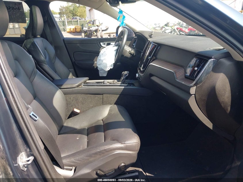 2021 VOLVO XC60 auction photo 5