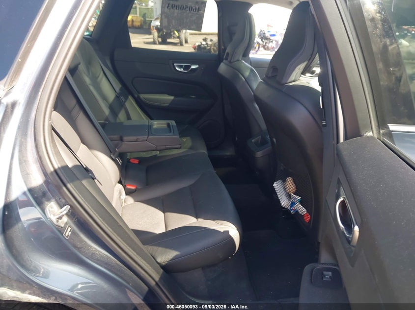 2021 VOLVO XC60 auction photo 8